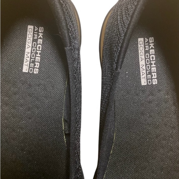 Skechers Air Cooled Goga Mat Slip On Shoes Women’s Size 8 Black Comfortable - Picture 3 of 14
